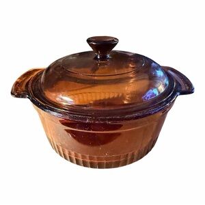 VTG Anchor Hocking Fire-King Harvest Amber 1-quart round casserole dish with lid